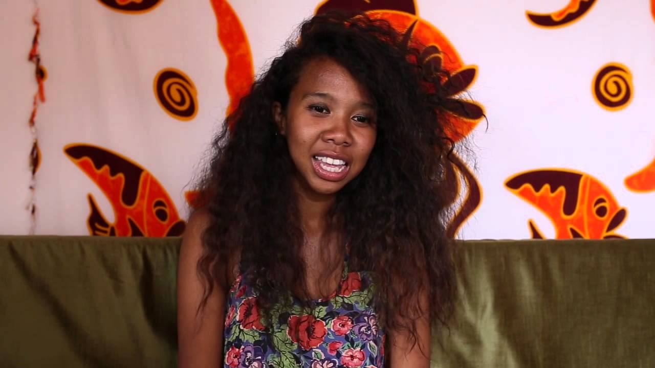 Interview Caylah, championne de slam malgache