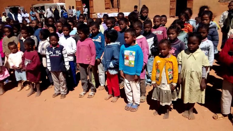 VIDEO. Des enfants chantent spontanément l’hymne national malgache