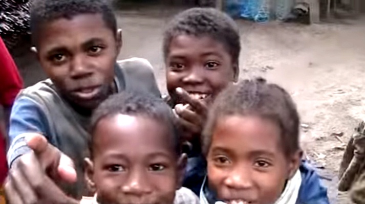 VIDEO. Un reportage émouvant sur la vie de ces Malgaches défavorisés