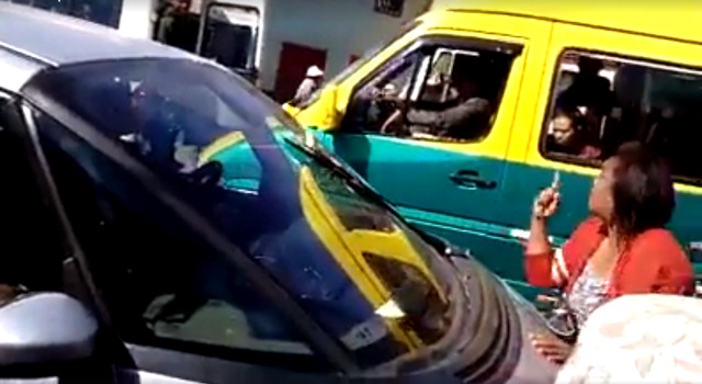 VIDEO. Une femme malgache s’énerve contre son ex-mari en plein public