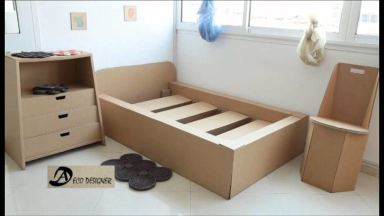 VIDEO. Cette société malgache fabrique des meubles en carton