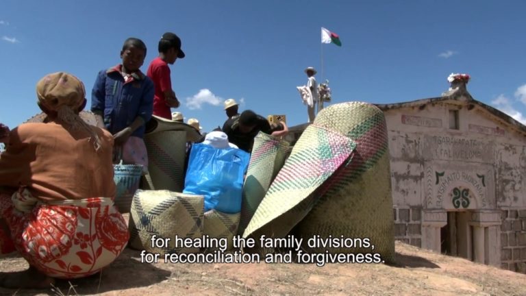 VIDEO. Ce reportage montre que les Malgaches n’ont pas peur de la mort