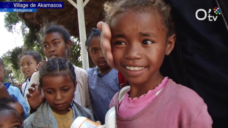 VIDEO. Voici « Akamasoa », un village malgache fondé par le père Pedro