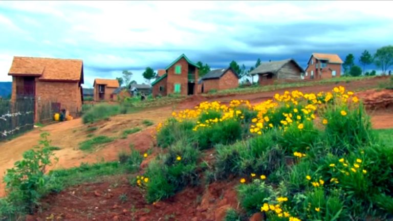 VIDEO. Voici Tsaratànana, un village financé par la fondation Abbé Pierre