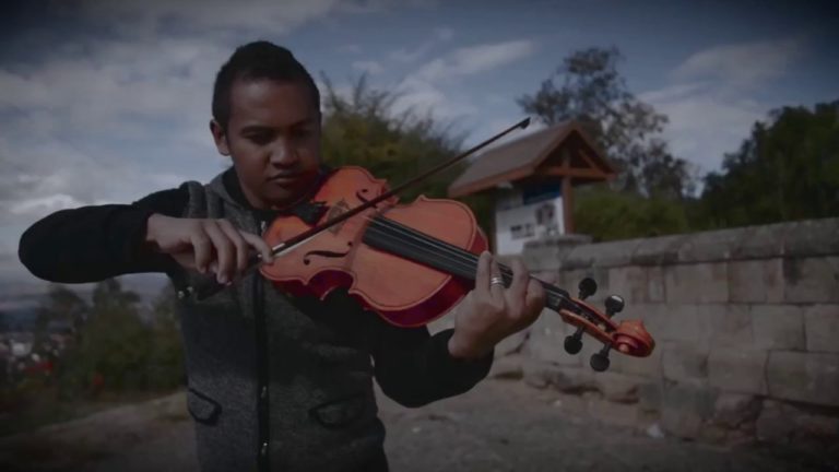 VIDEO. Des Malgaches adaptent « Shape of you » d’Ed Sheeran au violon