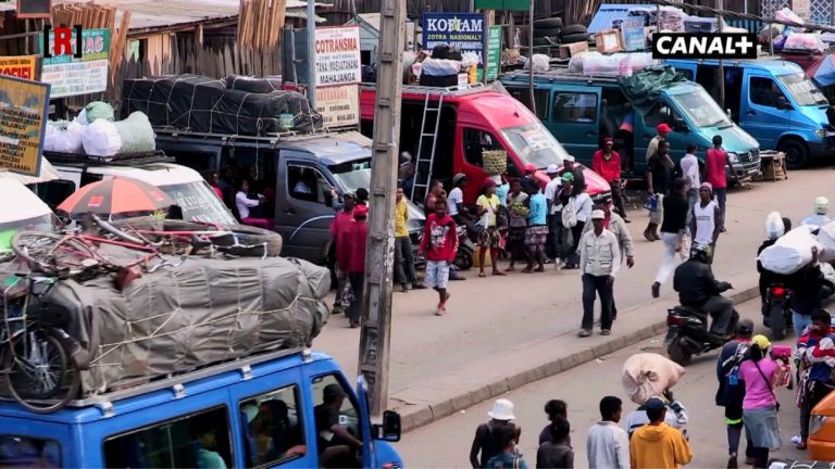VIDEO. Un reportage sur Cotisse, le taxi-brousse VIP à Madagascar