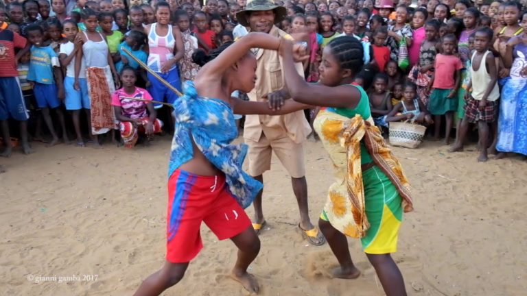 VIDEO. A Madagascar, les femmes pratiquent aussi le « Morengy »