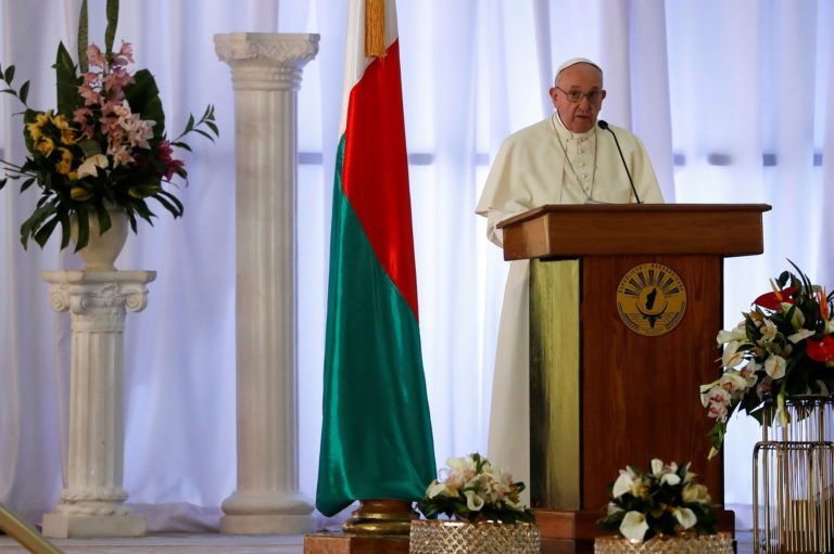 VIDEO. Le pape François lance une alerte contre la déforestation à Madagascar
