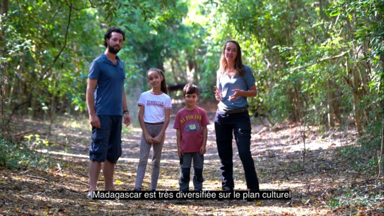 VIDEO. Le voyage d’une famille française dans un village à l’est de Madagascar