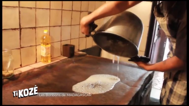 VIDEO. Un reportage sur la fabrication ancestrale du « bonbon gasy »