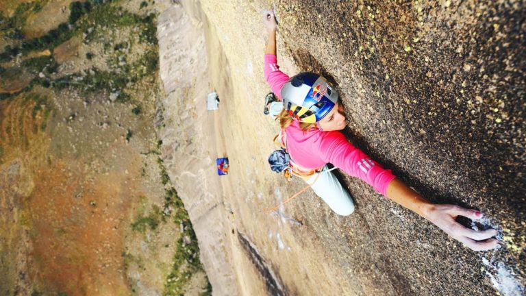 VIDEO. Cette Américaine a réussi à escalader le célèbre massif de Tsaranoro